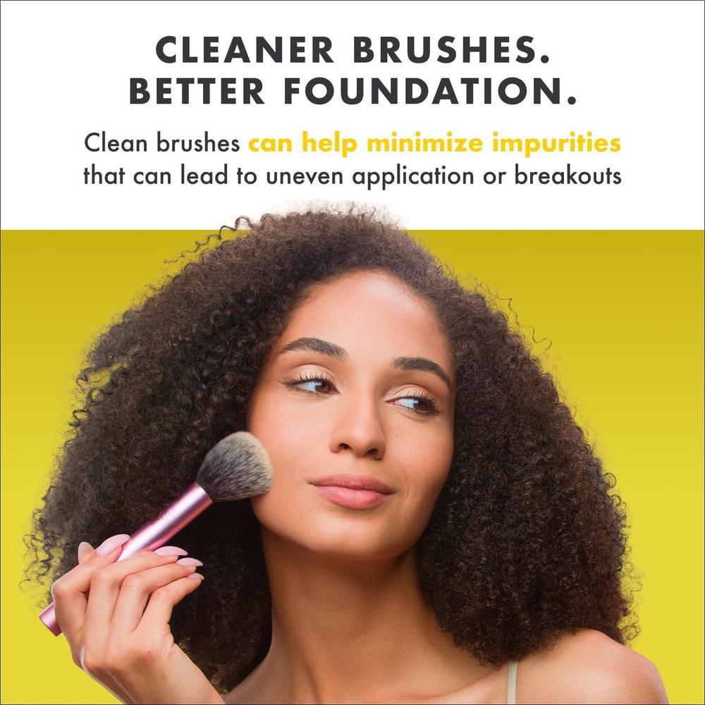 Cinema Secrets Makeup Brush Cleaner Solution - Professional Cleanser
